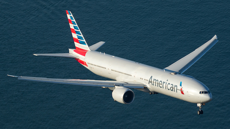 An aerial shot of American Airlines Boeing 777-300ER N720AN on approach to Sydney Airport. (Seth Jaworski)