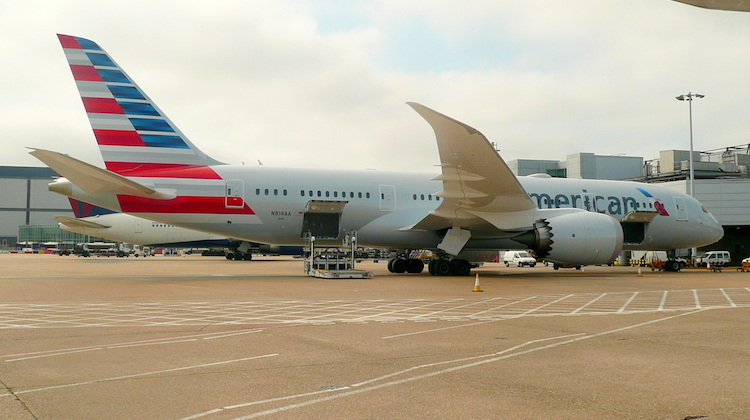 A 2016 file image of American Airlines Boeing 787-8 N814AA at London Heathrow. (Wikimedia Commons/John Taggart)