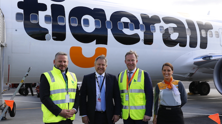 Tigerair Australia acting chief executive Peter Wilson, Hobart Airport interim chief executive Matt Cocker and Tasmanian Premier Will Hodgman. (Tigerair Australia)