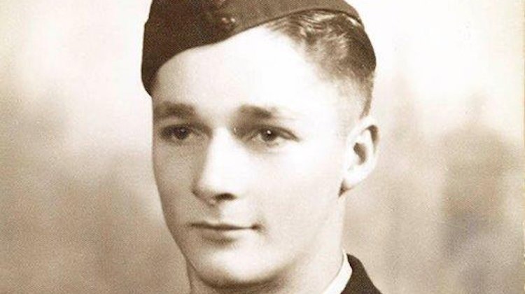 World War II RAAF pilot Jim Hocking honoured in the UK