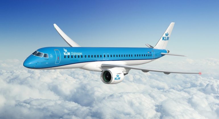 KLM Cityhopper welcomes first of 15 E195-E2 jets from Aircastle
