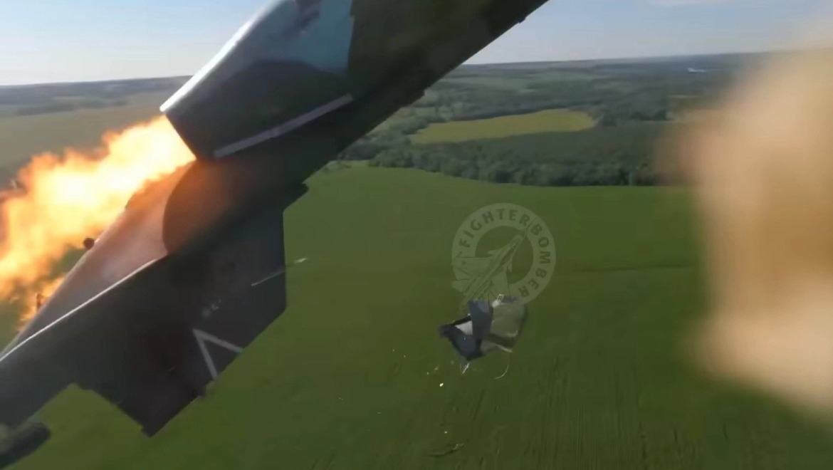 Headcam footage reveals Russian pilot ejecting from shot down jet