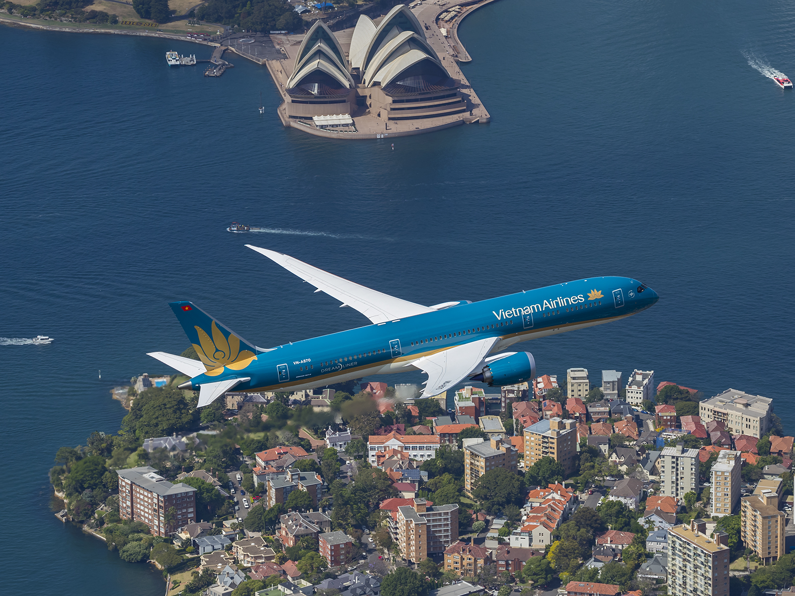 Vietnam Airlines marks 30 years of direct flights to Australia with a significant celebration